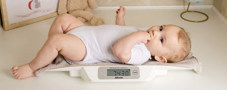 Waarom elk grammetje telt: de waarde van een babyweegschaal
