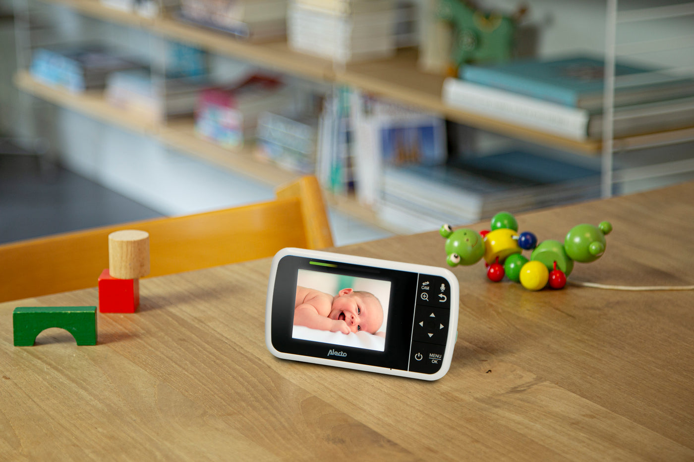 Alecto DVM135 - Babyfoon met camera en 3.5" kleurenscherm, wit