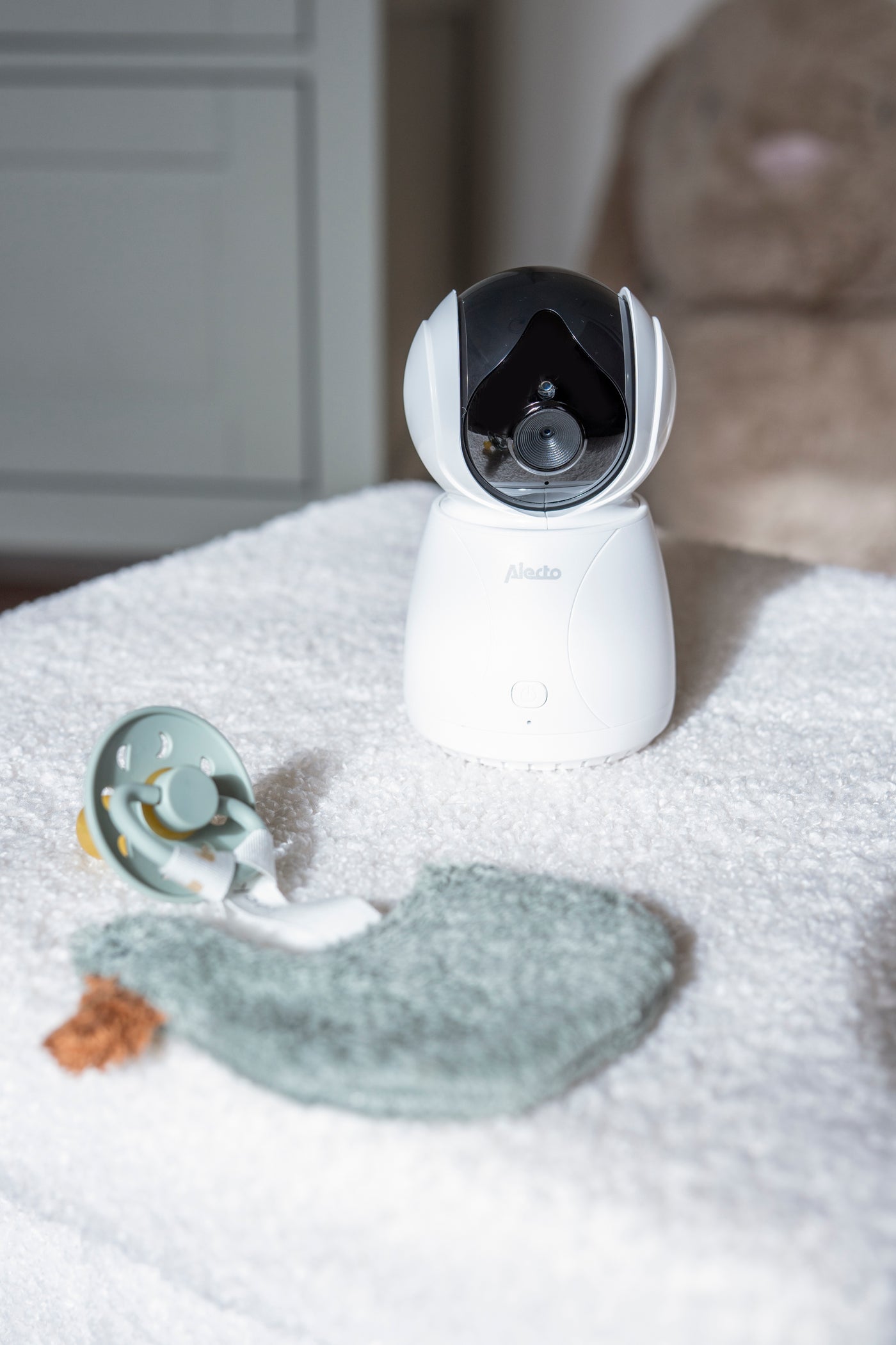 Alecto DVM-275 - Video baby monitor with 5" colour display, white