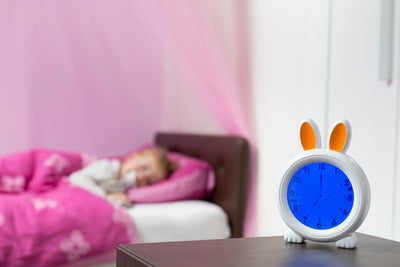 Alecto BC100BUNNY - Sleep trainer, night light and alarm clock, bunny