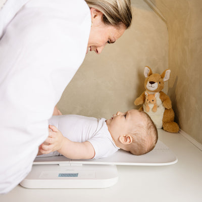 Alecto BC70 - Pèse-bébé numérique, pèse-personne et pèse-animaux en un seul appareil - Jusqu’à 150 kg avec plateau amovible - Blanc