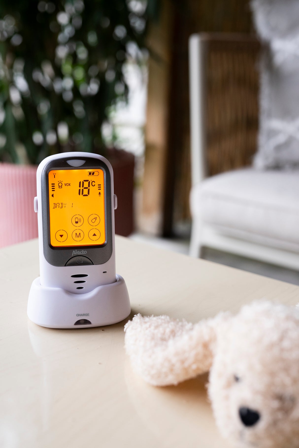 Alecto DBX-68 - Longe range outdoor baby monitor, white/anthracite
