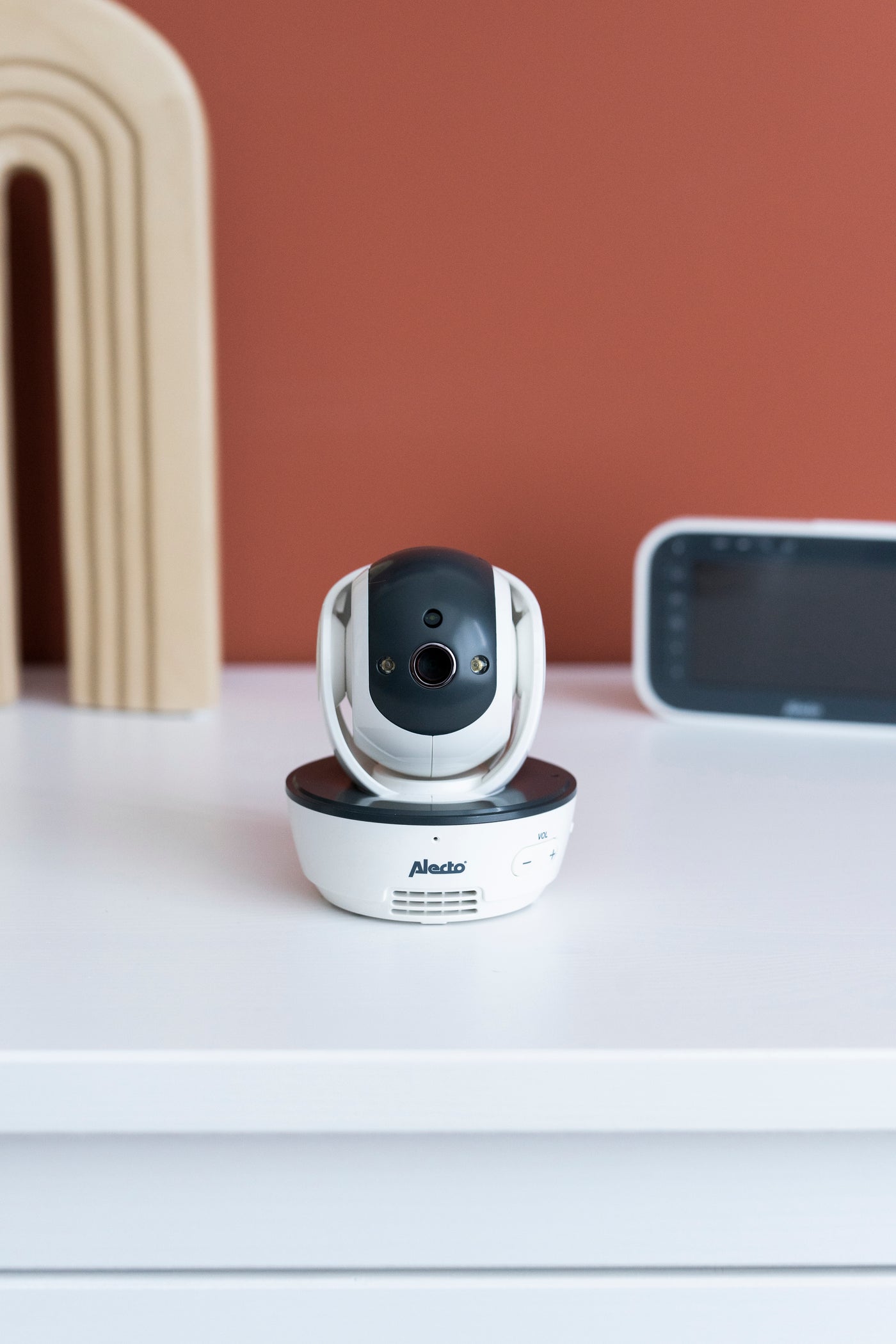 Alecto DVM200M - Babyfoon met camera en 4.3" kleurenscherm, wit/antraciet