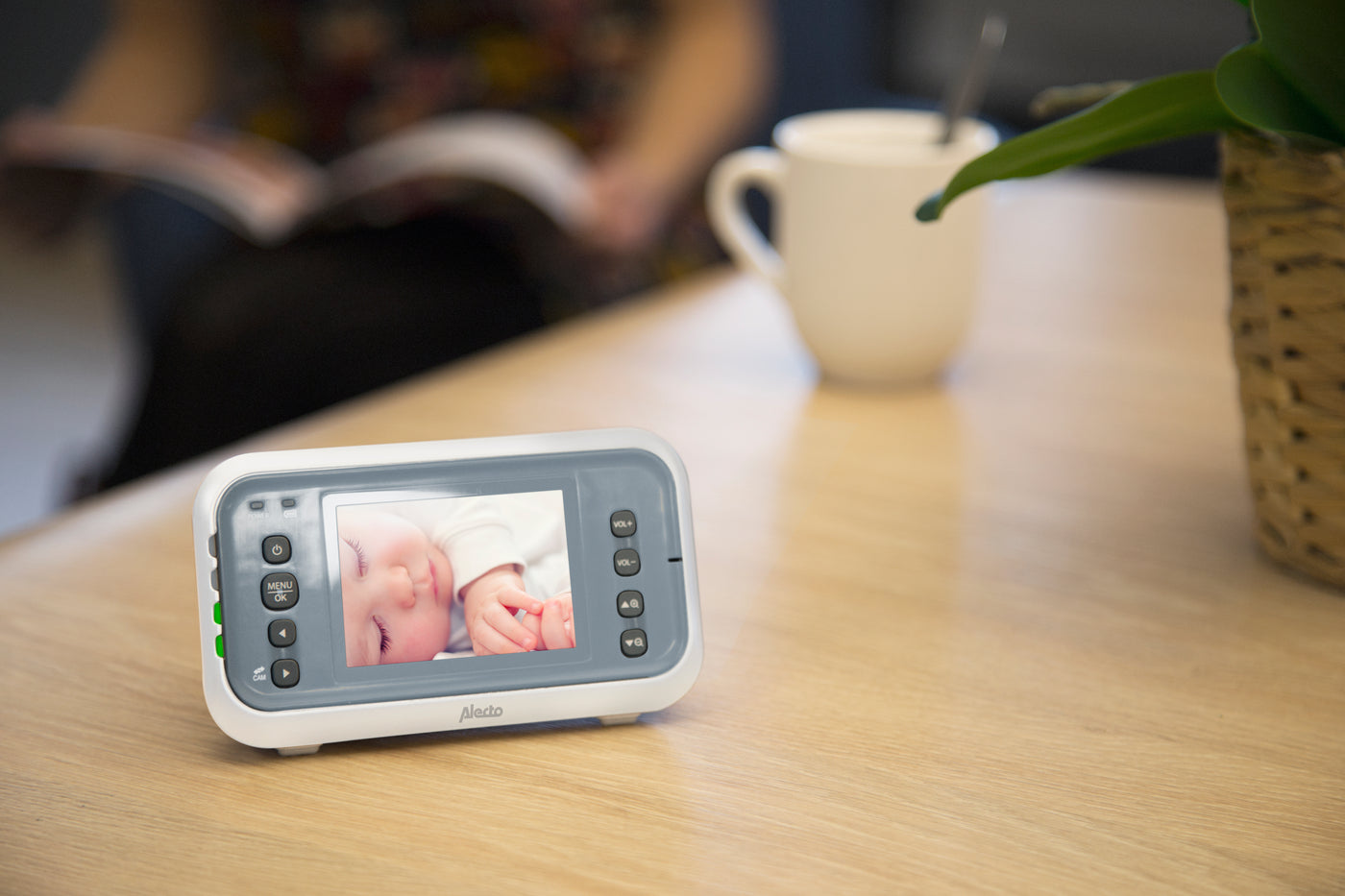 Alecto DVM-76 - Video baby monitor with 2.8" colour display, white/anthracite